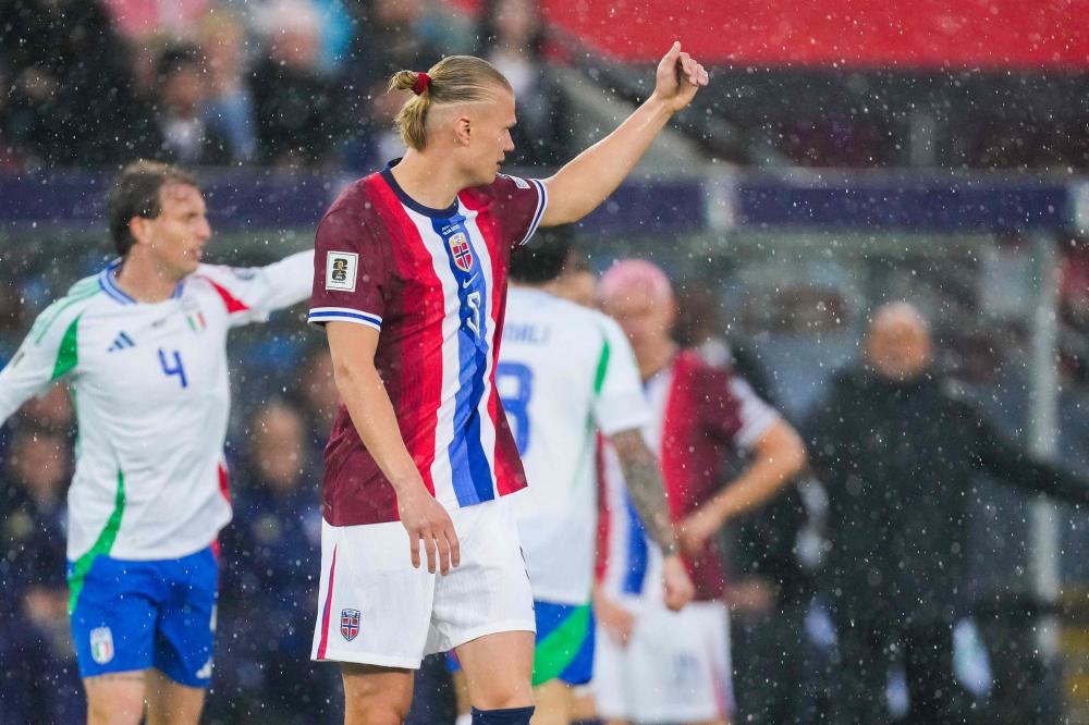 雷迪克：进攻端，我们的组织和执行力比去年有了显著的提升