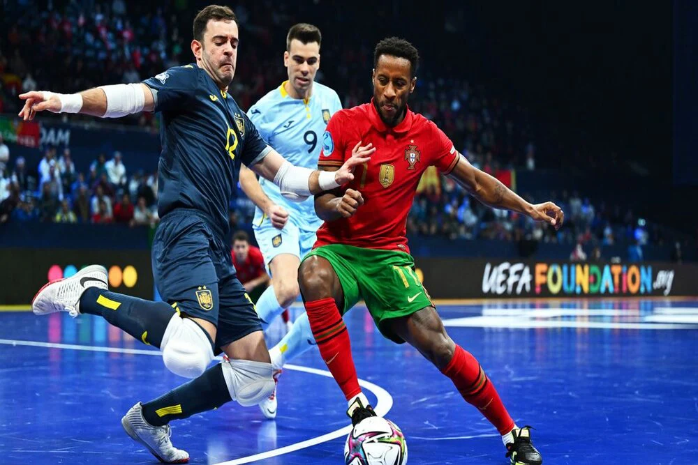 米兰冬奥会男子冰壶落选赛中国男队以7-2大胜新西兰队