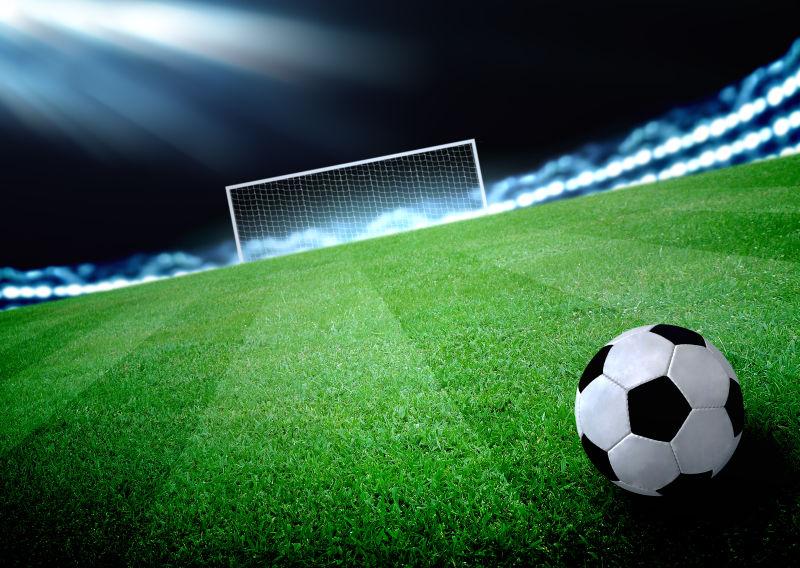 何宇鹏纪念捧杯： 一整季的重量都化为光芒，只为这一次触碰