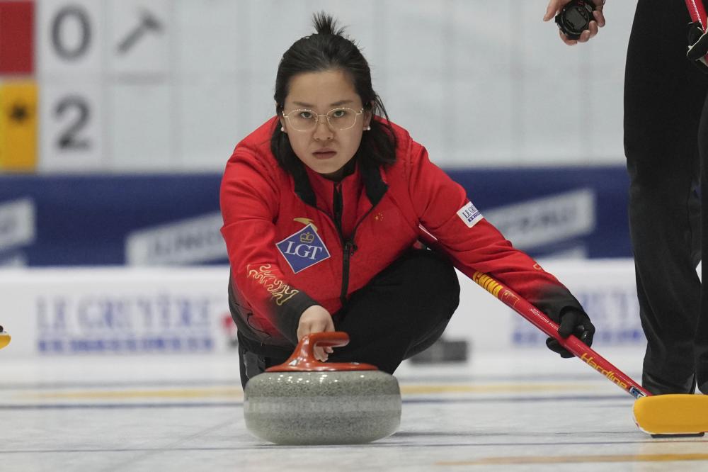 支持河南队，一河南球迷从航体骑三轮车前往足协杯决赛地苏州